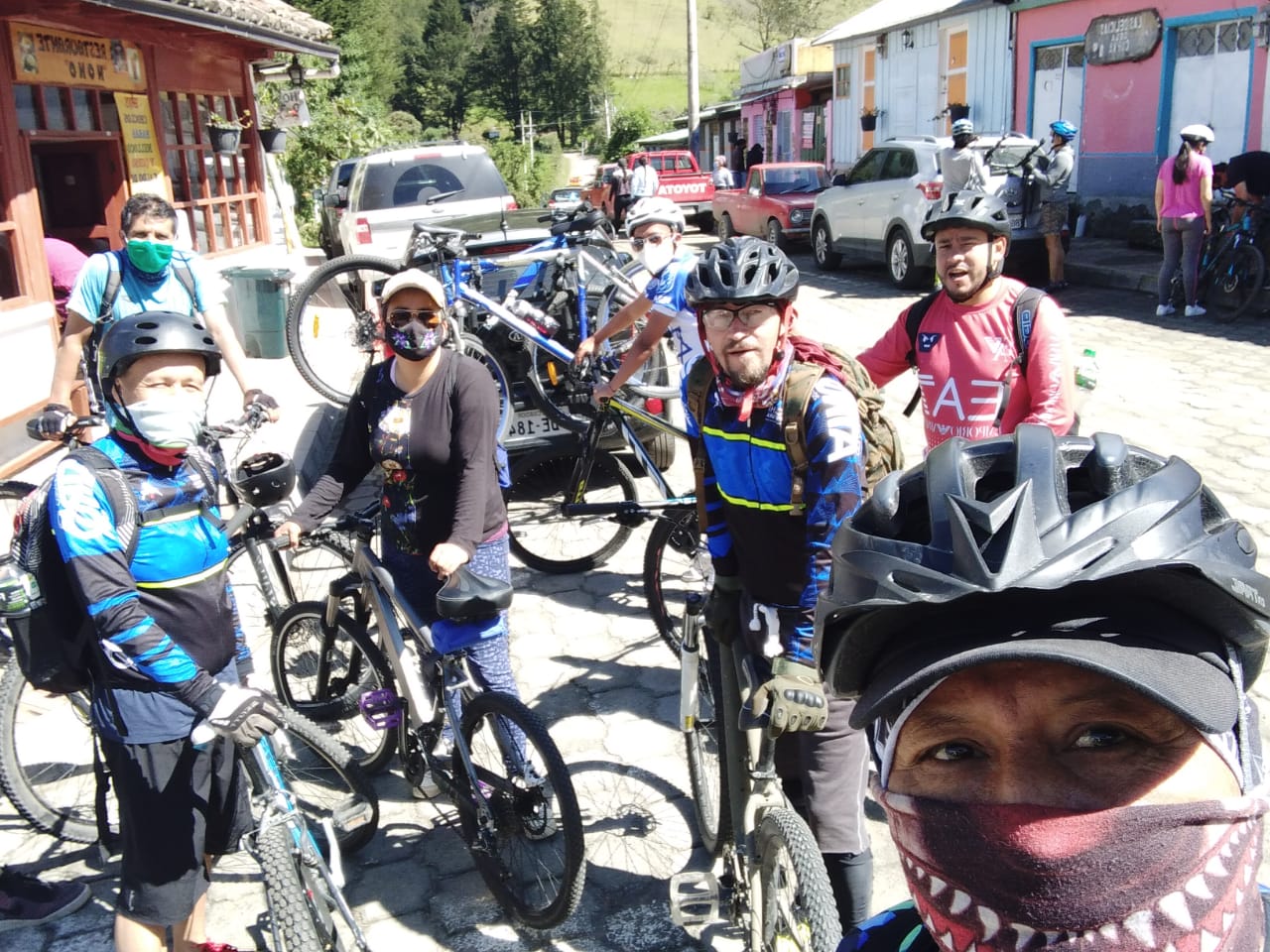 biking tour from quito, tour en bcicleta quito, Ecuatouring
