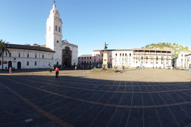 Old town Quito tour & Middle of the World